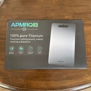 APMRQIB Titanium Cutting Board